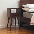Table de chevet carrée à un tiroir en bois massif de noyer de 56 cm