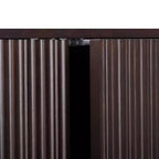 Armoire murale bohème moderne à 2 portes avec bois massif et façades cannelées contemporaines